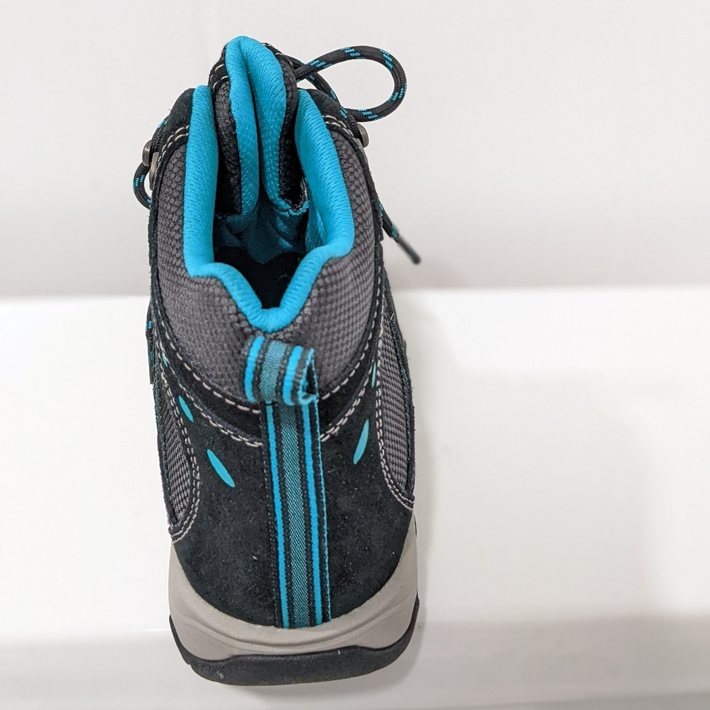 NWOT waterproof hiking shoes by L.L bean - Picture 5 of 16